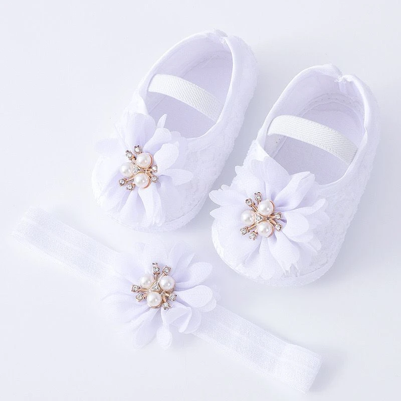 ০-১২ মাস মেয়ে বাবুর জন্য 3 Stone Flower Shoes With Hairband White
