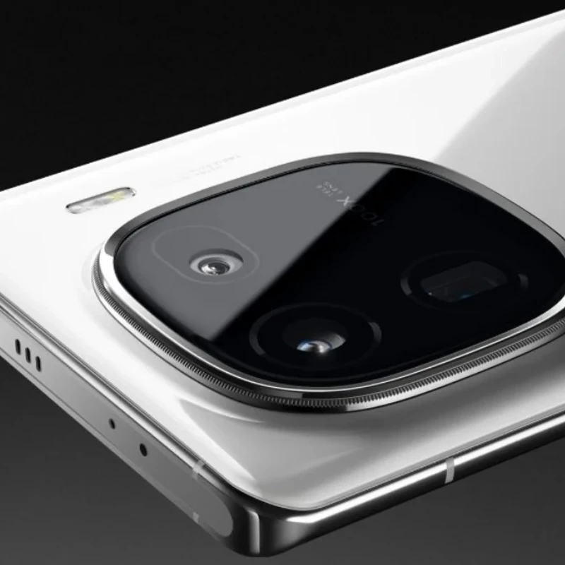 iQOO 13 5G (Legend, 16GB RAM, 512GB Storage) - Image 3