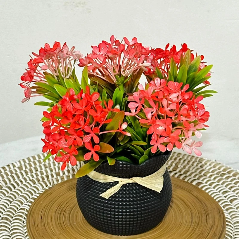 Black Small Vase With Flower