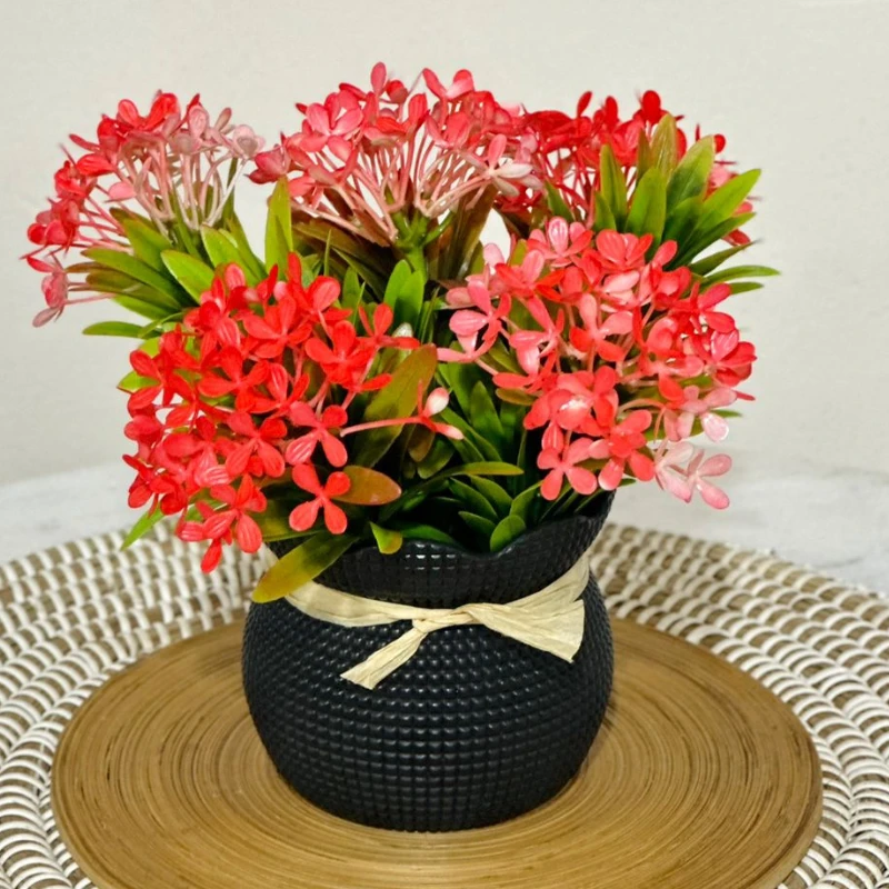Black Small Vase With Flower