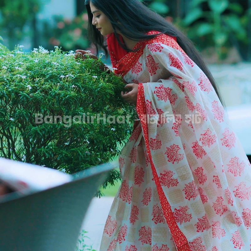 পূজা কালেকশন (ব্লাউজসহ) - Thumbnail 3