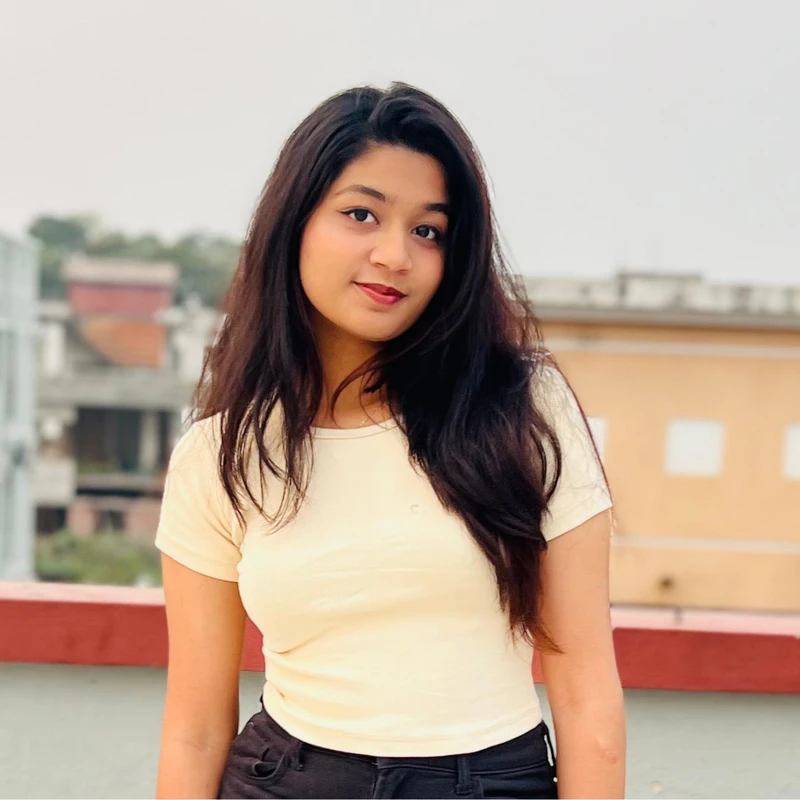 Basic Crop Tops in Biscuit