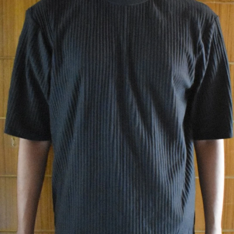 Men's Oversized Drop Shoulder T-Shirt in Black