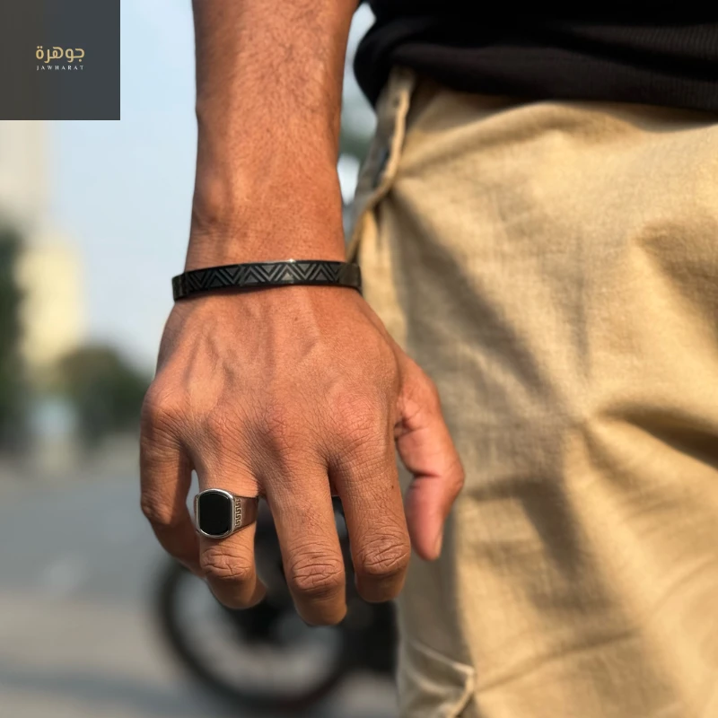 Valor Cuff Bracelet (Black)