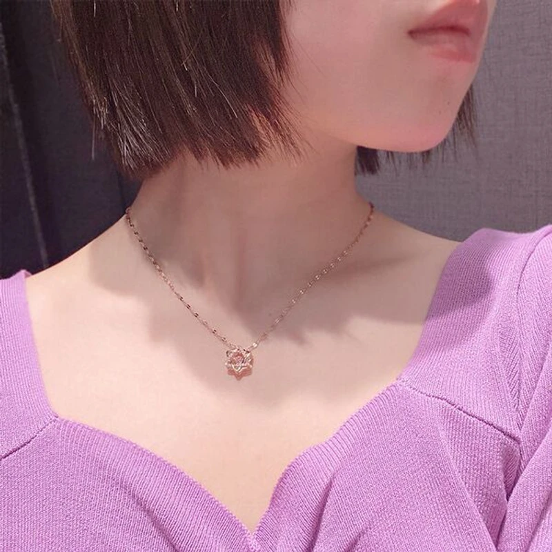 Star Point Neckless for Women - Image 5