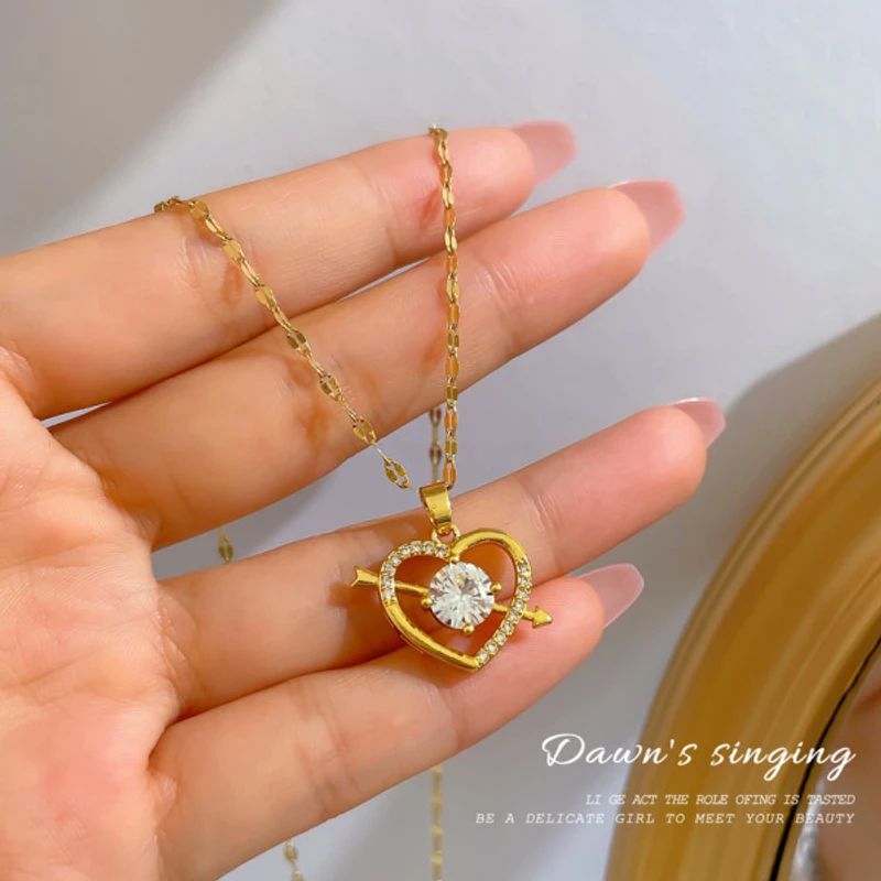 An arrow piercing the heart necklace - Image 3