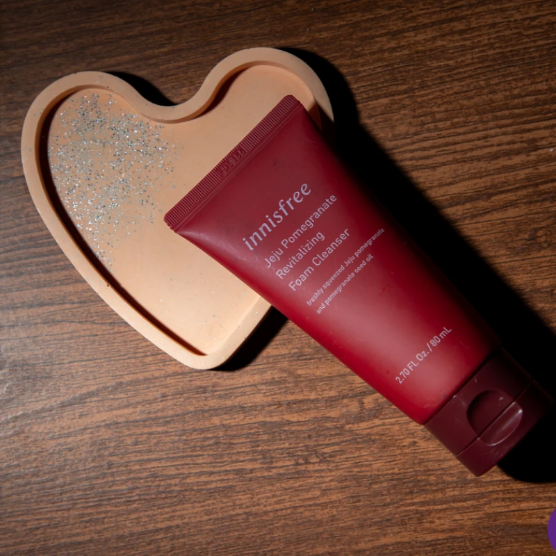 Innisfree Jeju Pomegranate Revitalizing Foam Cleanser