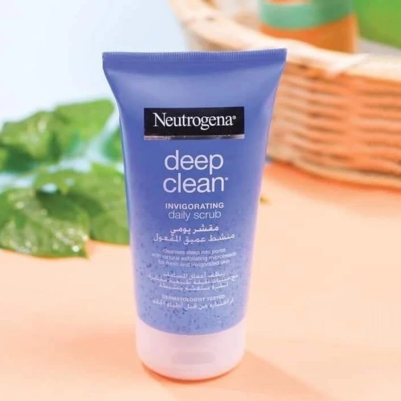 Neutrogena Deep Clean Invigorating Daily Scrub
