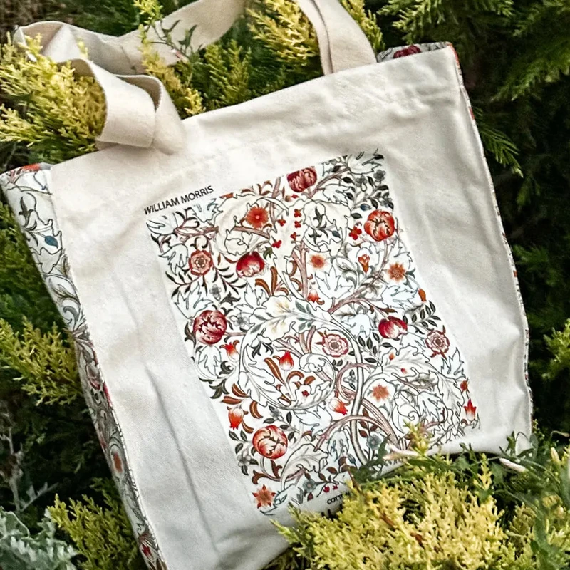 William Morris Red Rose -  Art's Tote Bag - Thumbnail 3