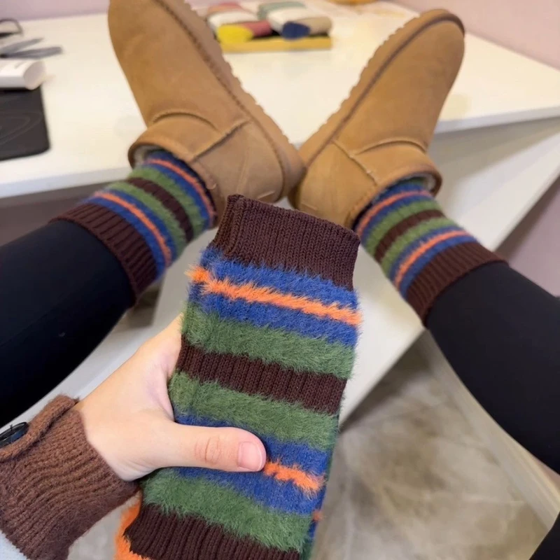 Thick lines Korean version of color matching contras ins furry socks - Thumbnail 4