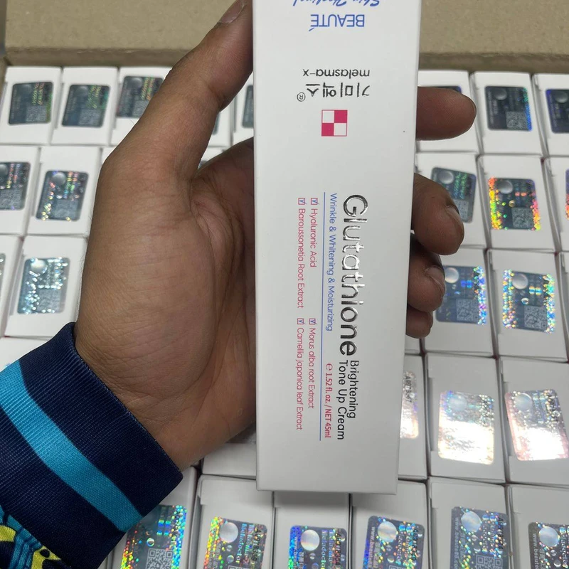 𝘎𝘭𝘶𝘵𝘢𝘵𝘩𝘪𝘰𝘯𝘦 day cream