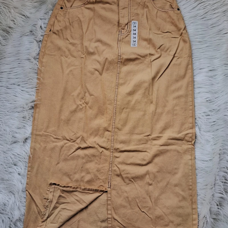 Beige colour slited skirt