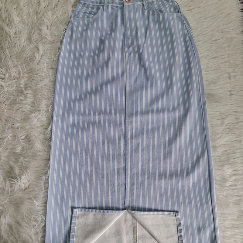 Stripes printed slited skirt