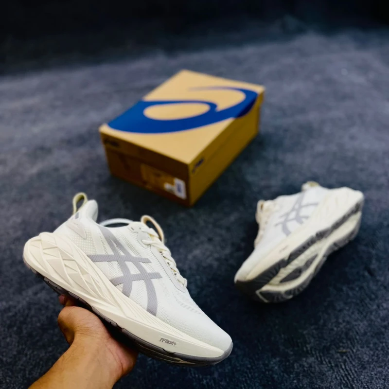 Asics NOVABLAST 4 - Image 3