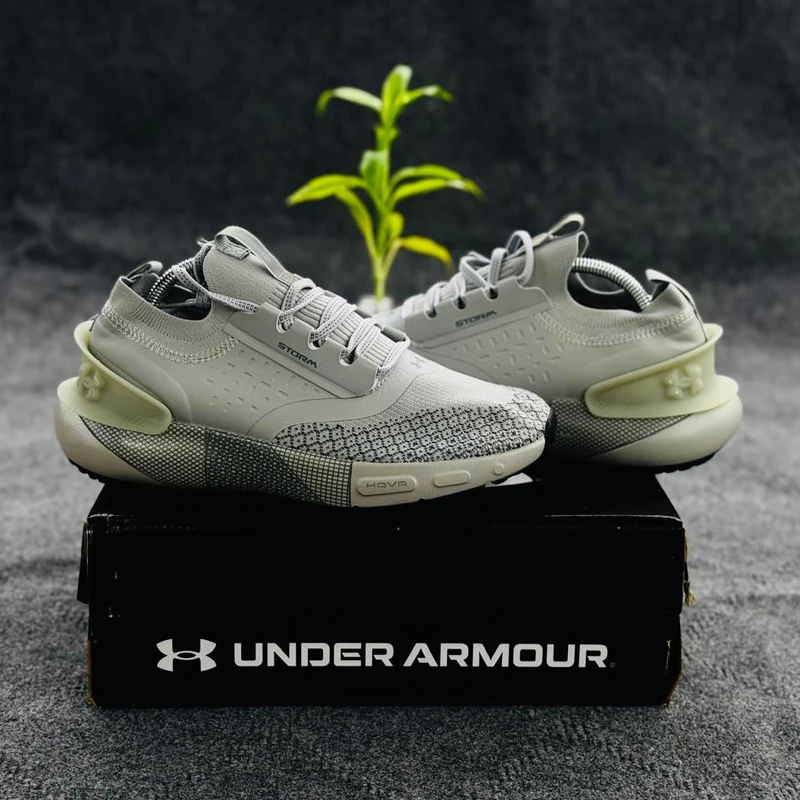 Under Armour storm- (road running shoes)