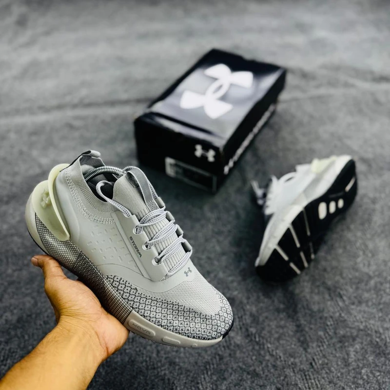 Under Armour storm- (road running shoes)