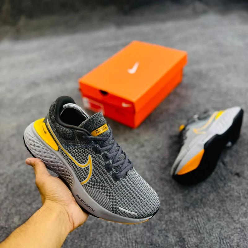 Nike ZoomX Invincible Run Flyknit 2 - Image 3