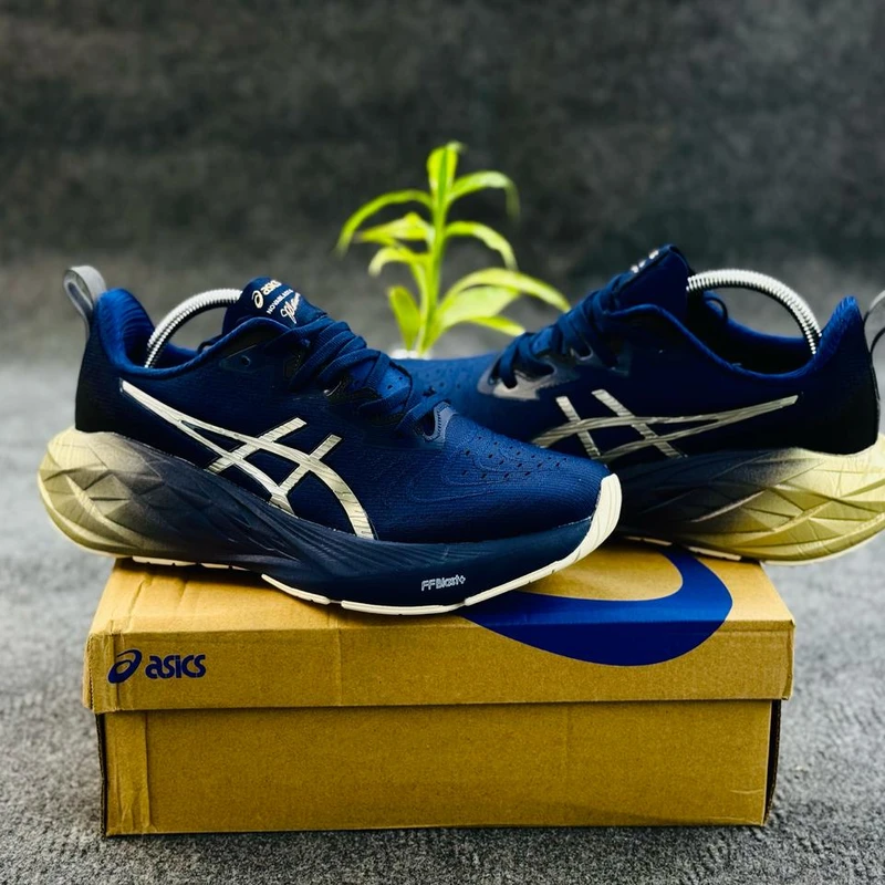 Asics NOVABLAST 4