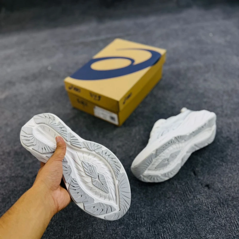 Asics NOVABLAST 4 - Image 4