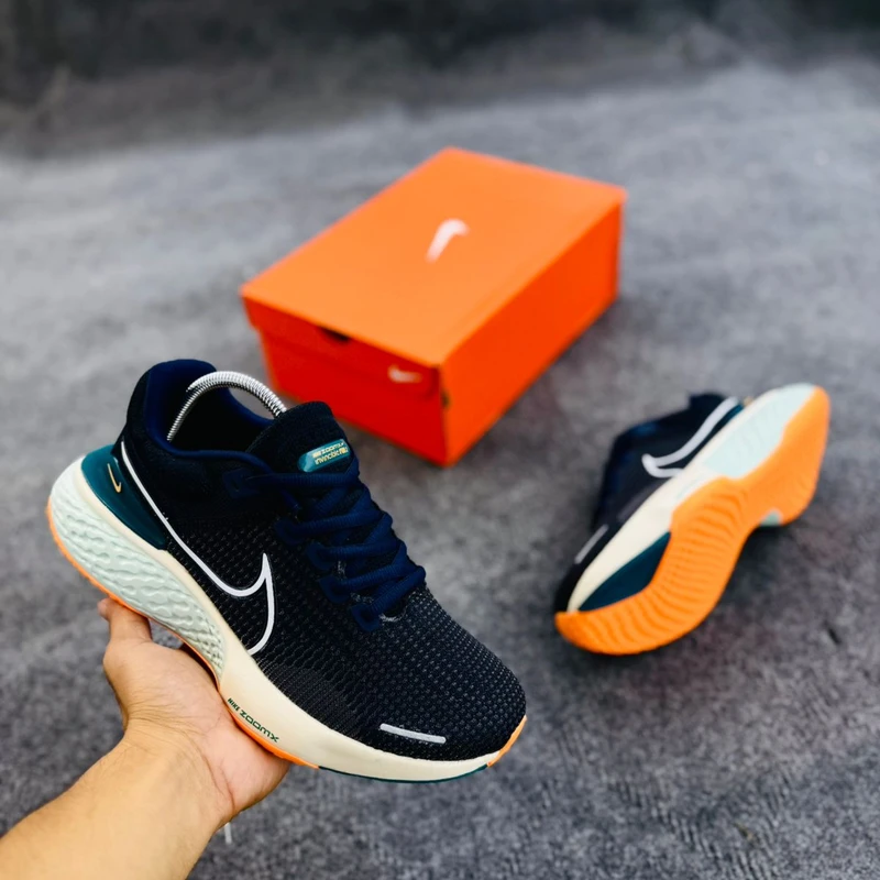 Nike ZoomX Invincible Run Flyknit 2 - Image 4