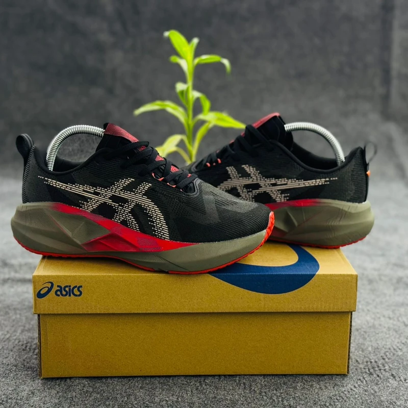 Asics NOVABLAST 5