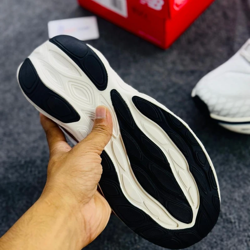 NEW BALANCE 1080 - Image 4