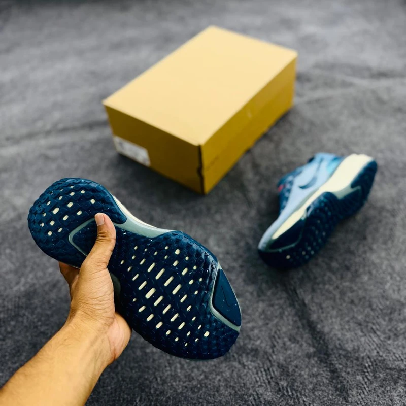 Nike Invincible 3 Men's Road Running Shoes - Image 4