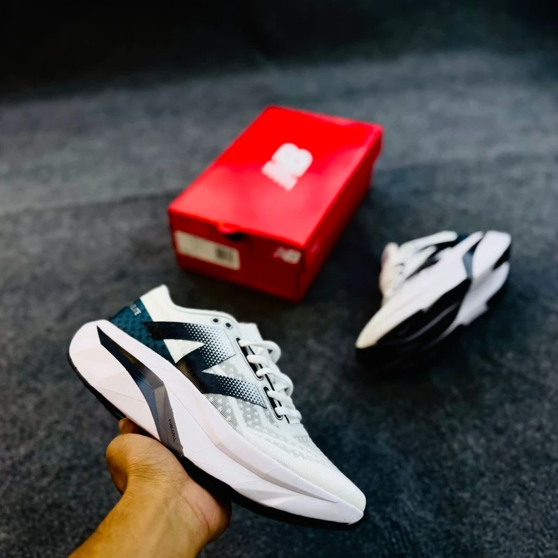 New balance Revel v4