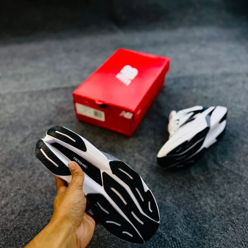 New balance Revel v4 - Image 3