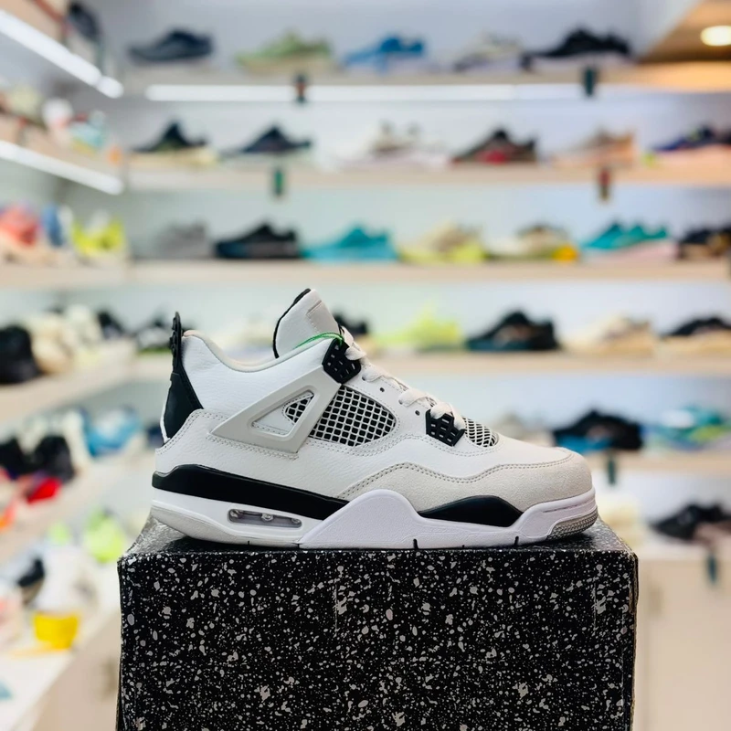 Air Jordan 4 Military black