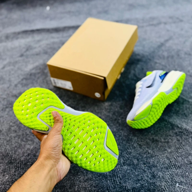 Nike Invincible 3 Men's Road Running Shoes - Image 3