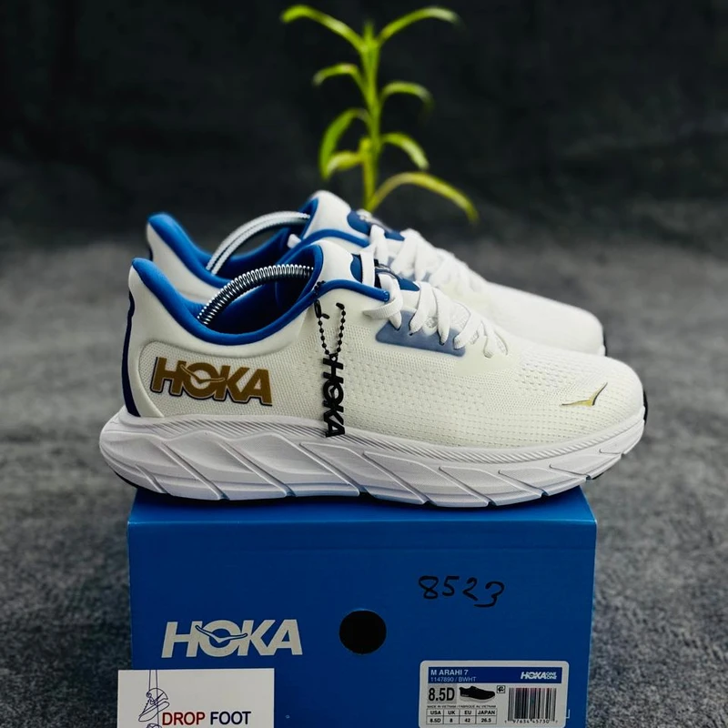 HOKA ARAHI 7