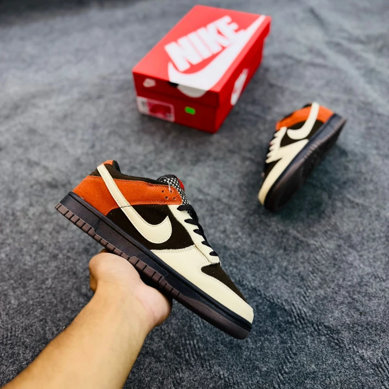 SB Dunk Low Red Panda