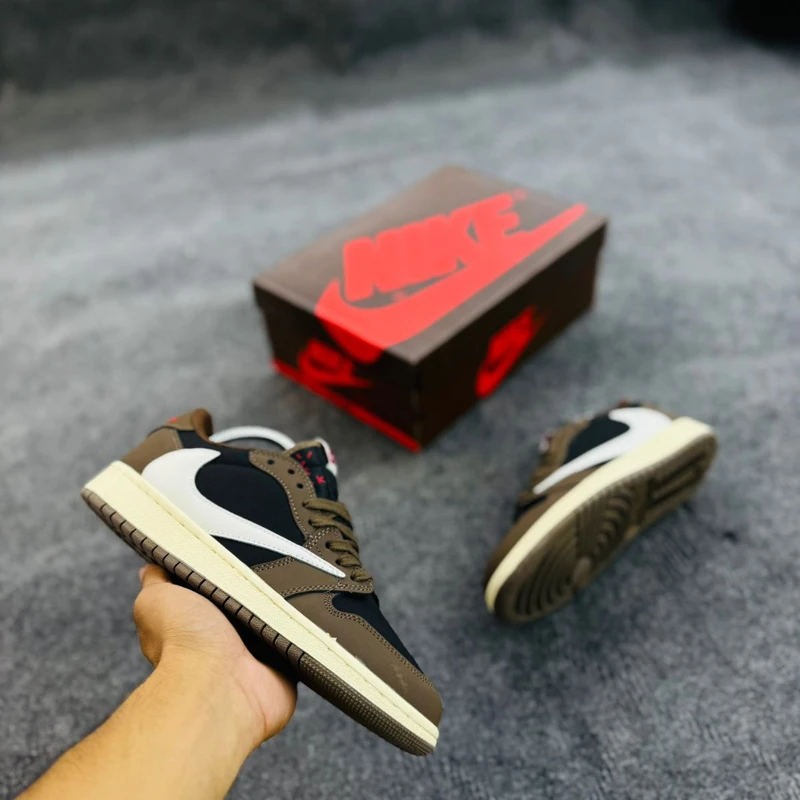 Jordan 1 Retro Low OG SP Travis Scott Mocha - - Image 3
