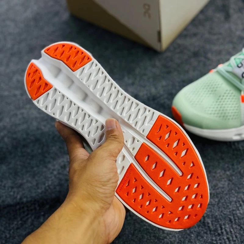 ON CLOUD SURFER - Image 3