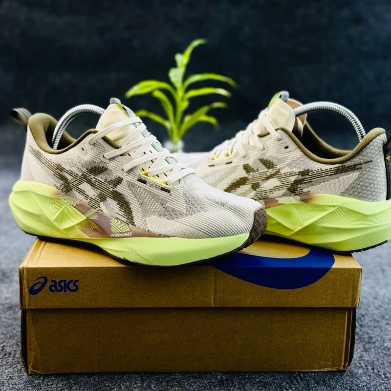 Asics NOVABLAST 5