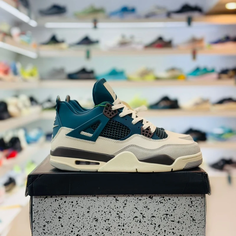Air Jordan Retro 4 Snorlax