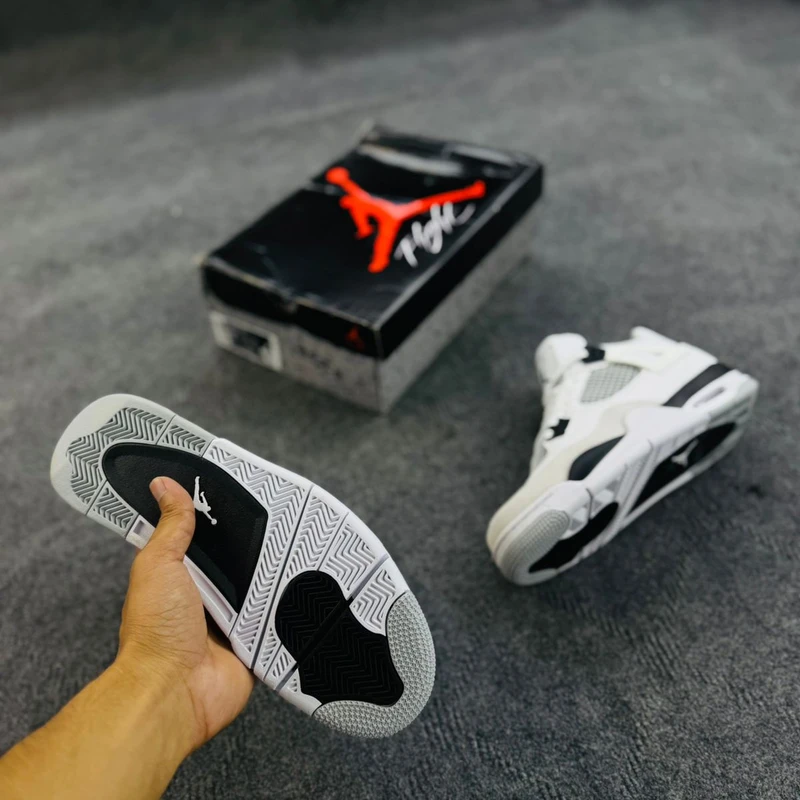 Jordan 4 Retro Military Black - Image 4