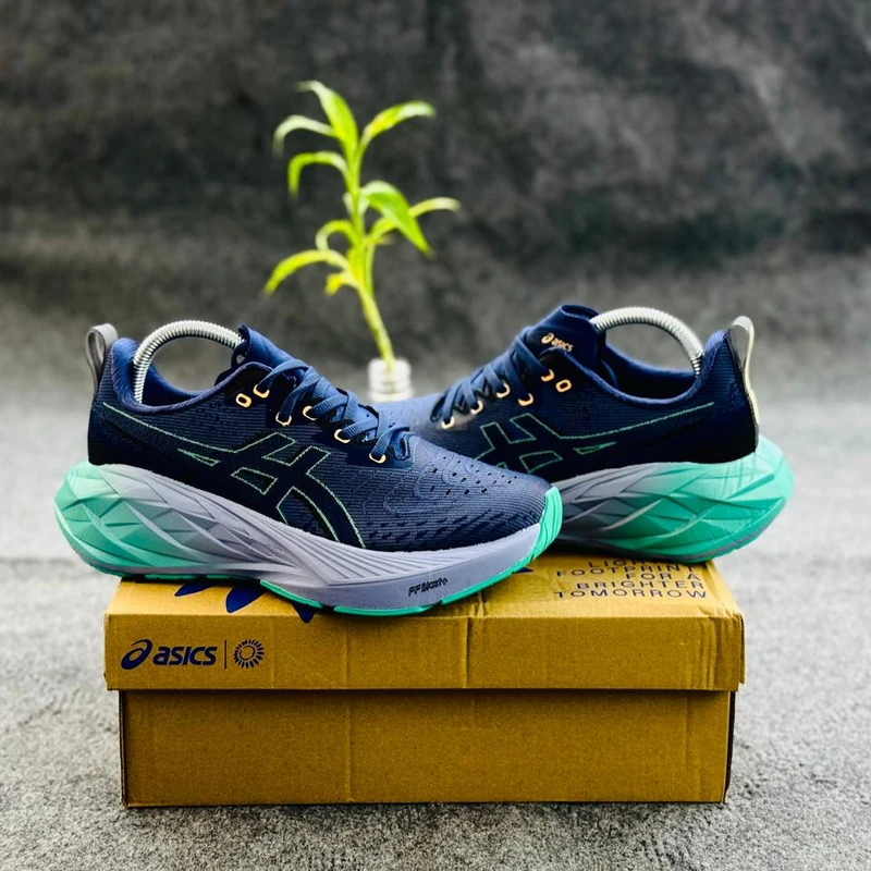 Asics NOVABLAST- 4