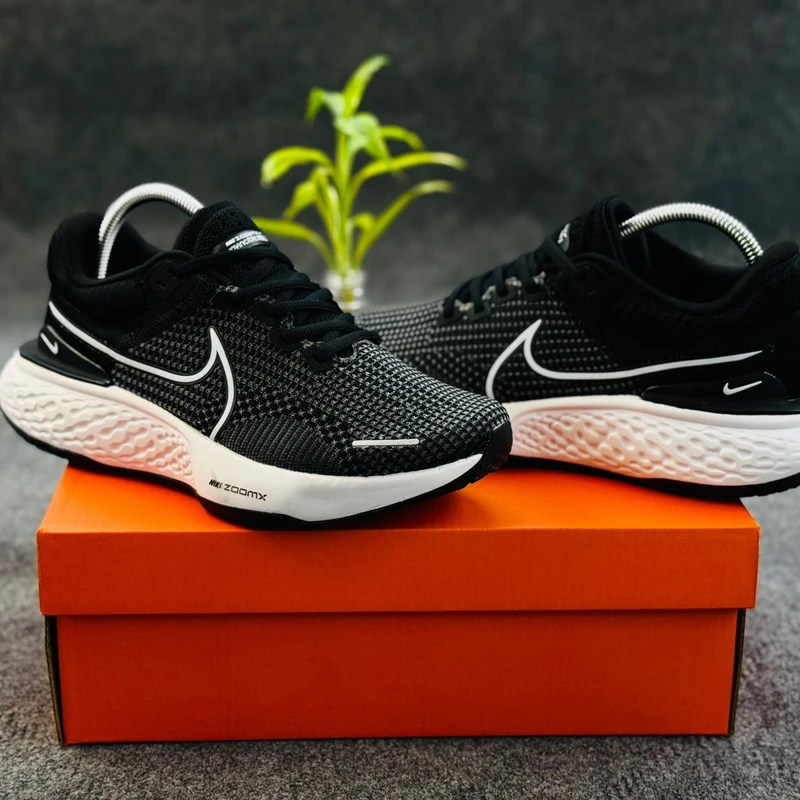 Nike ZoomX Invincible Run Flyknit 2
