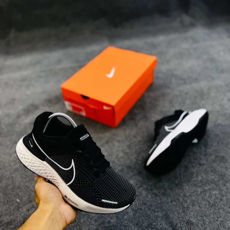 Nike ZoomX Invincible Run Flyknit 2