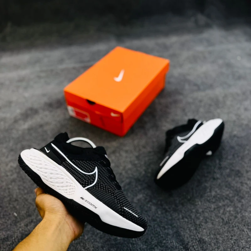 Nike ZoomX Invincible Run Flyknit 2 - Image 3