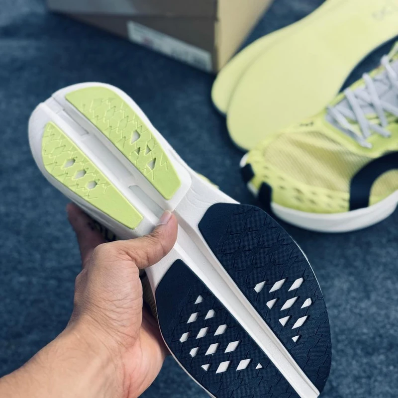 On Cloudboom strike - Image 4