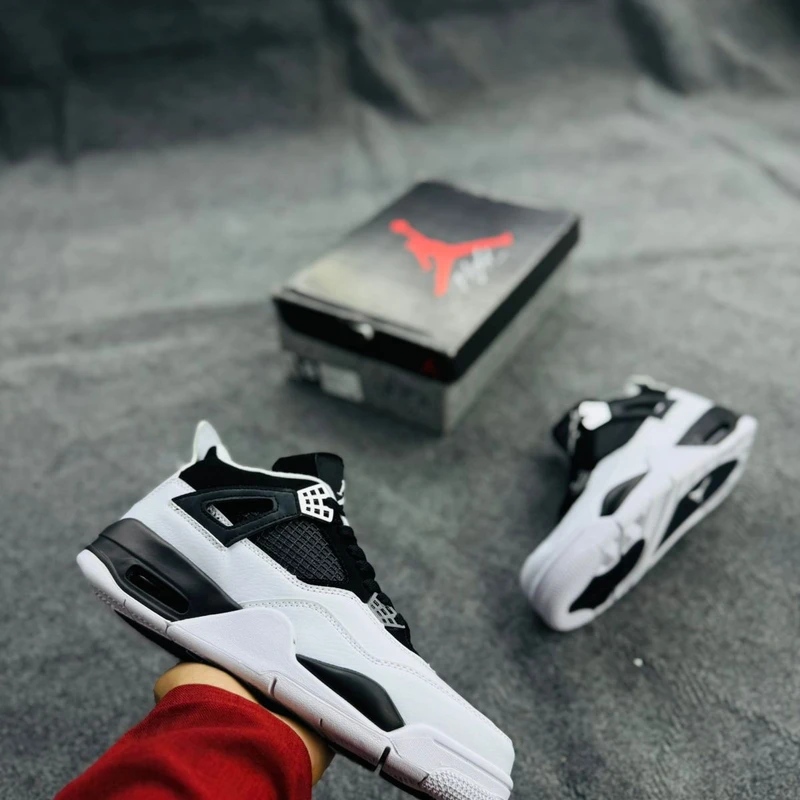 Jordan 4 retro GS Black White