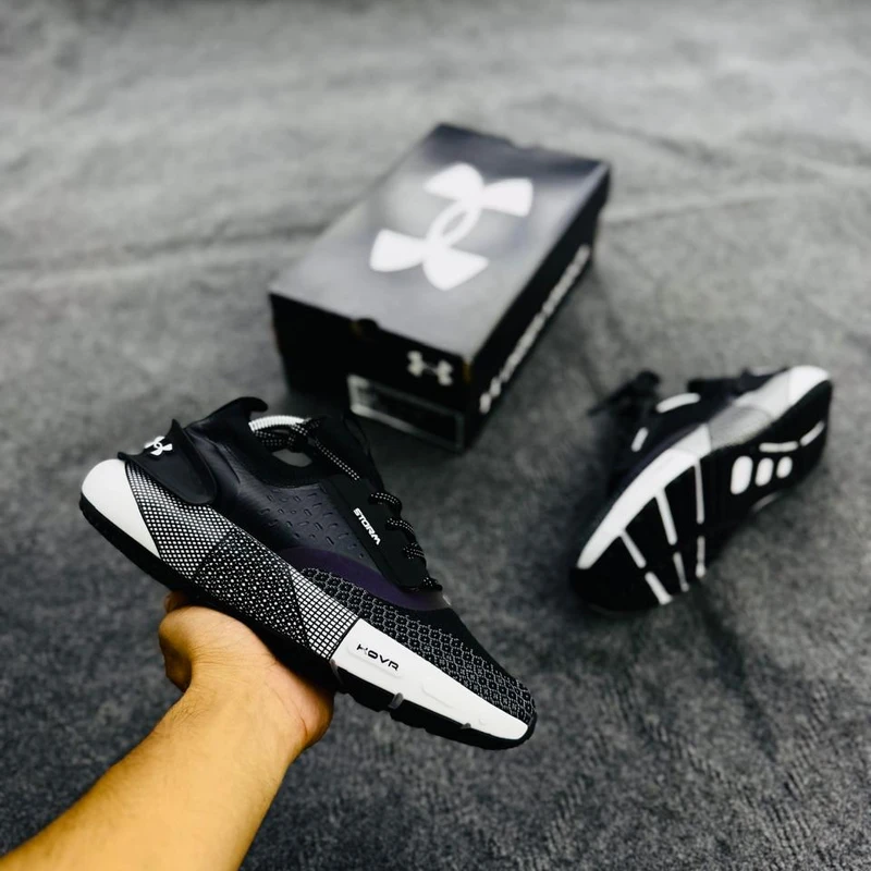 Under Armour storm- (road running shoes)