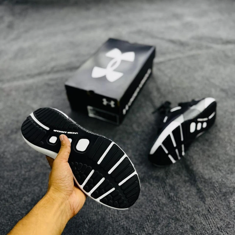 Under Armour storm- (road running shoes) - Image 3