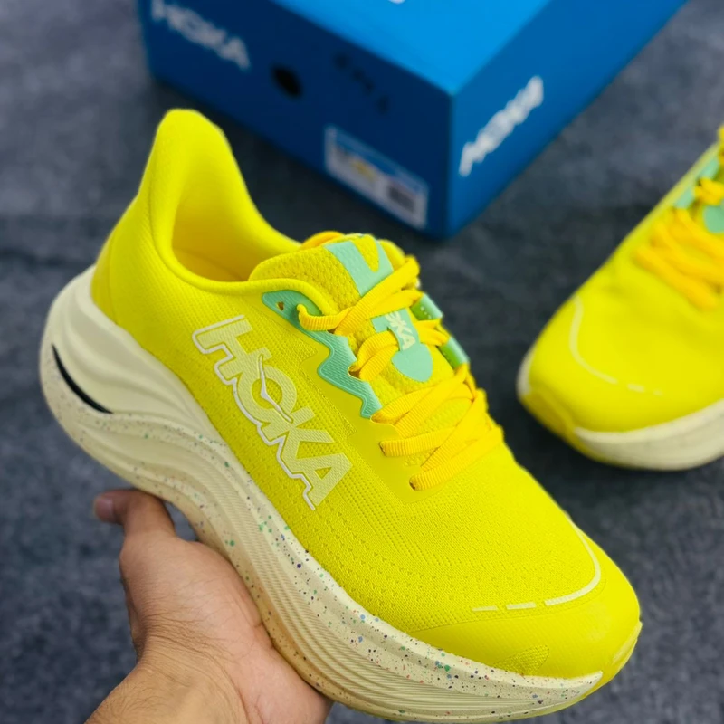 HOKA SKYWARD