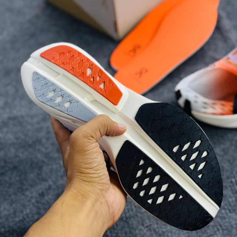 ON CLOUDEBOOM STRIKE - Image 4