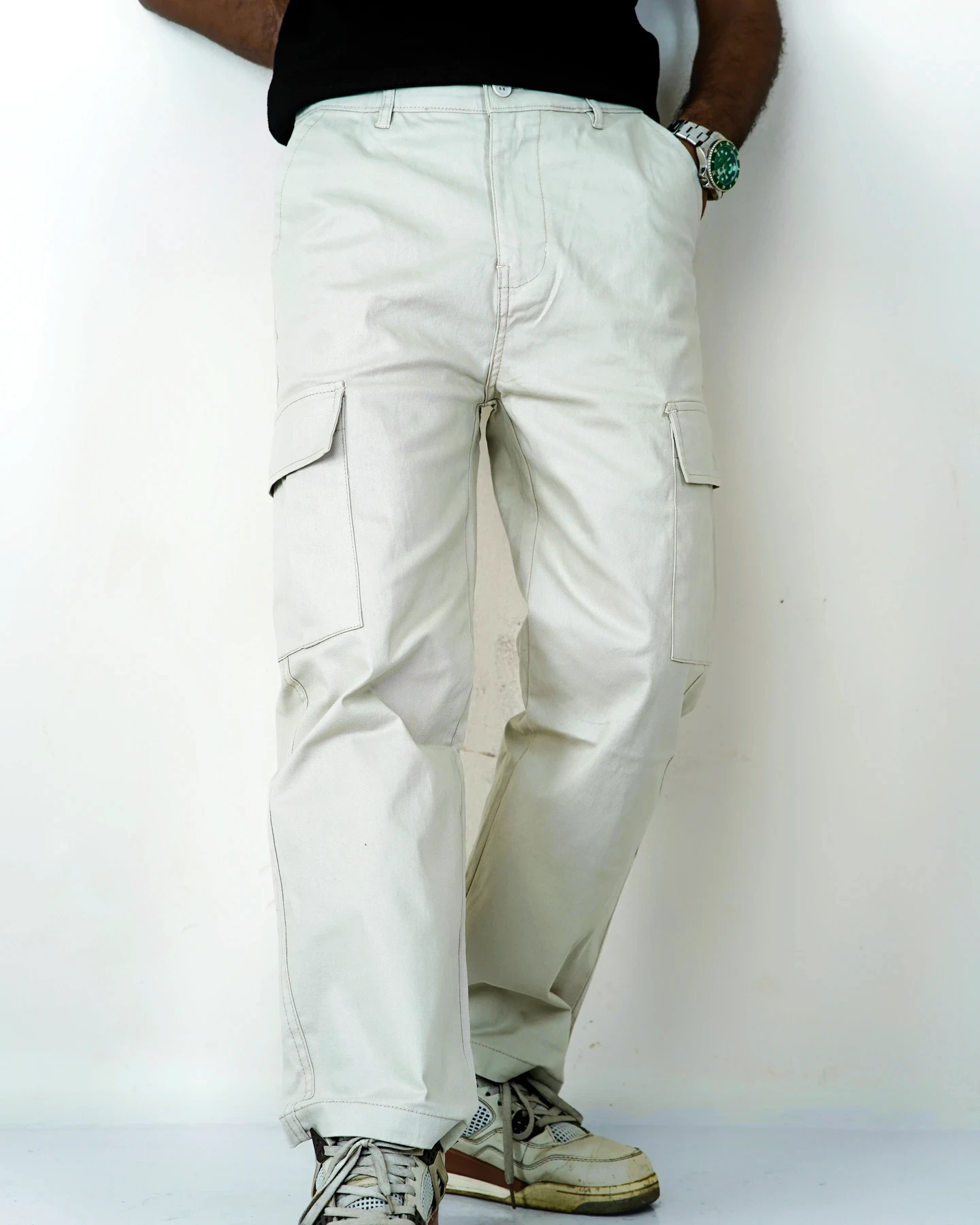 Off White Semi Baggy Pant