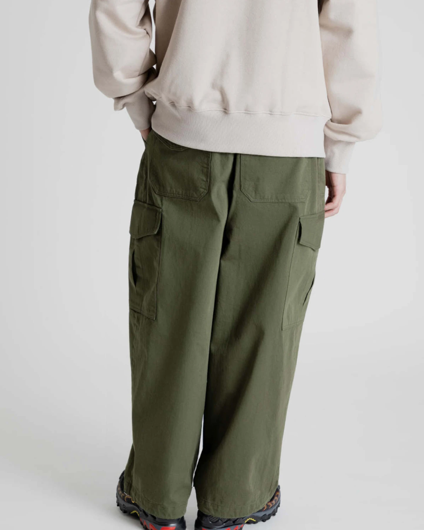 Olive Semi Baggy Pant